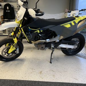 Husqvarna 701 Supermoto 2024