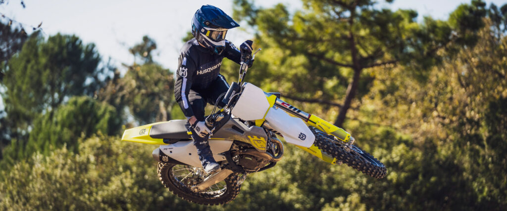 Husqvarna FC450 2024 - Action Bild