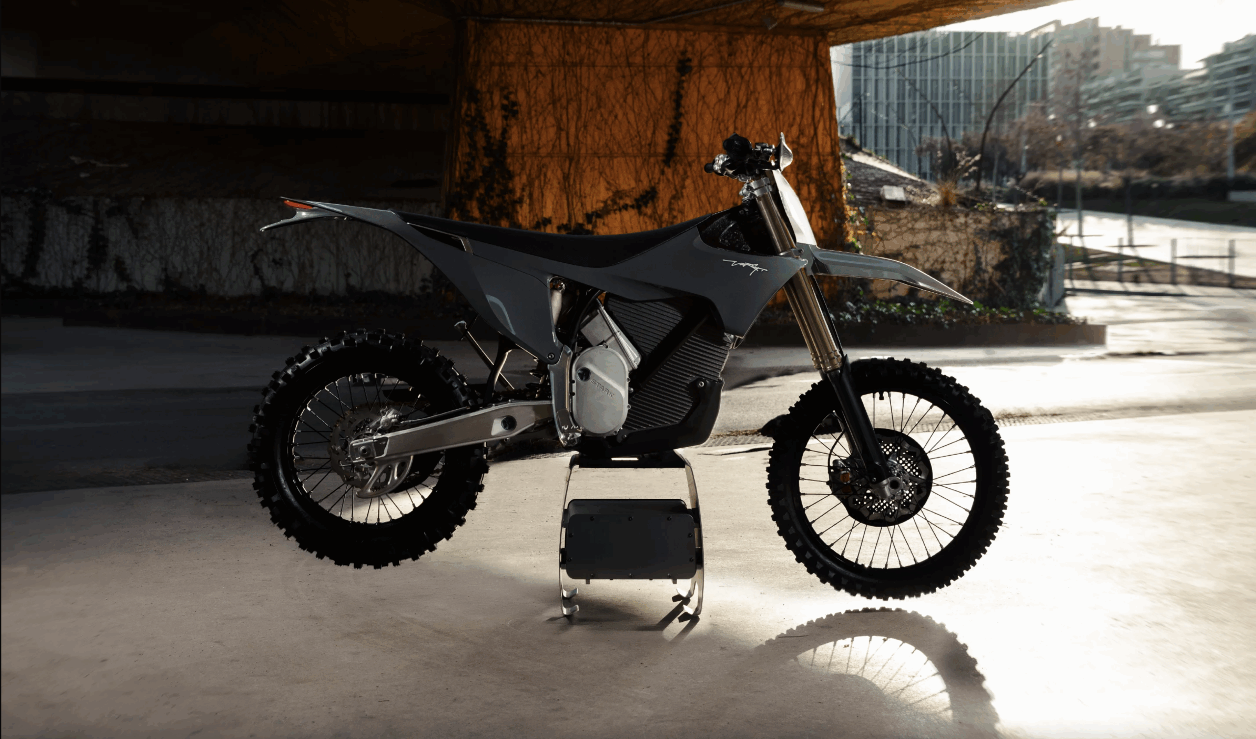 Stark Varg EX 80 PS - Grau - 2025 - Twenty Suspension