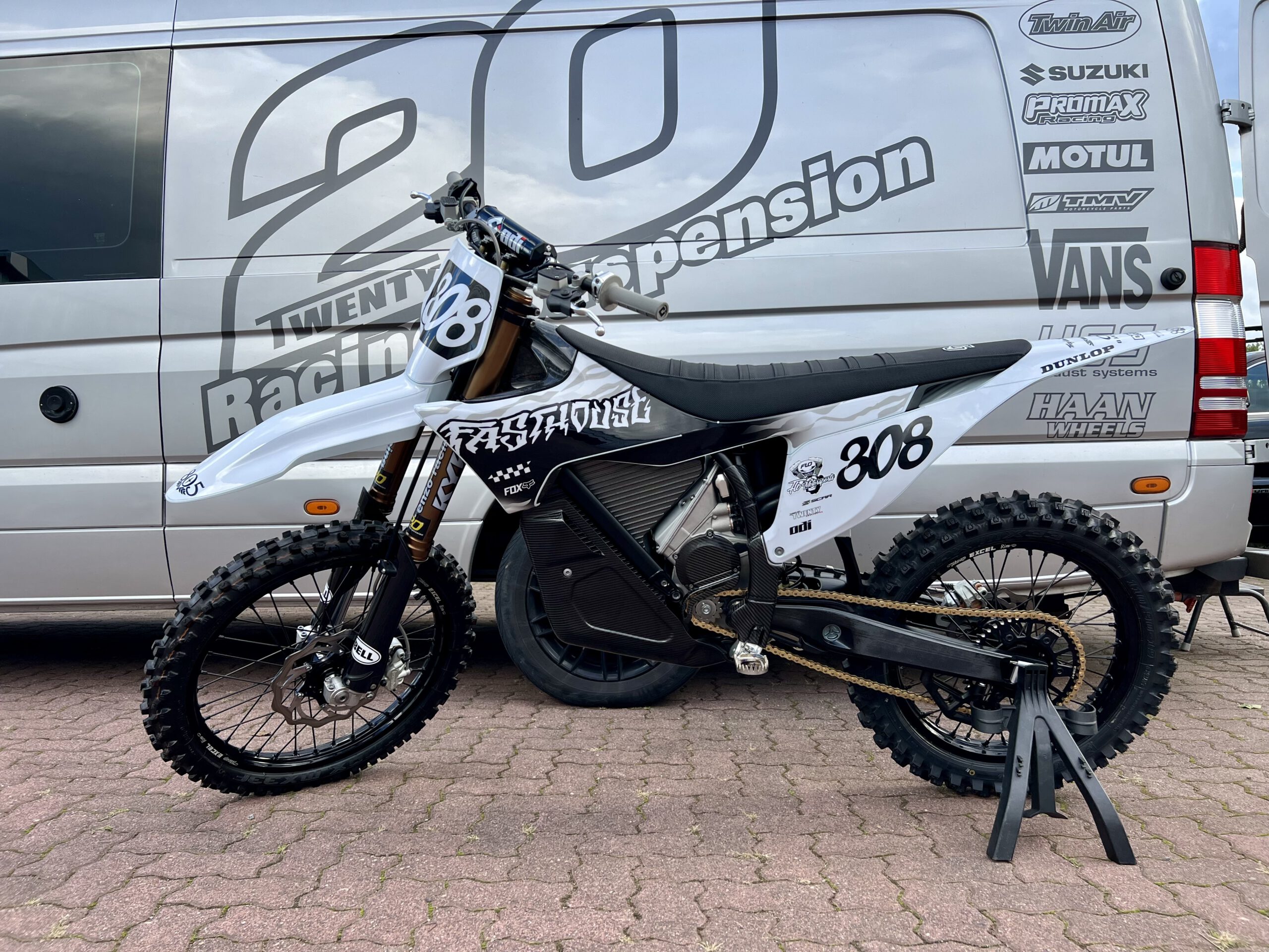 Stark Varg MX Alpha Carbon
