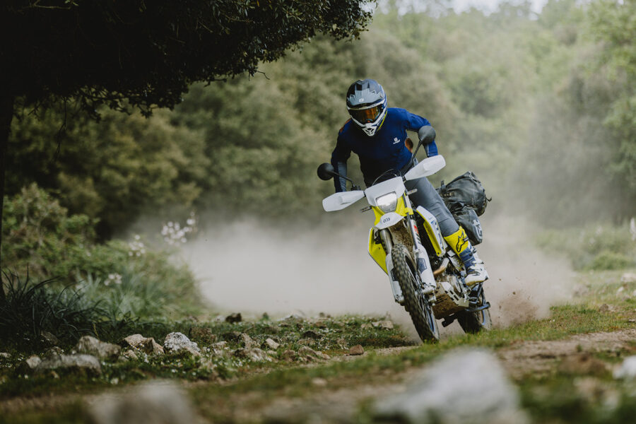 Husqvarna Enduro 701 - 2026 - Action Travel