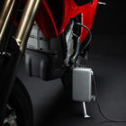 Stark Varg SM - Studio Bild Ladegerät Details - 20 Suspension