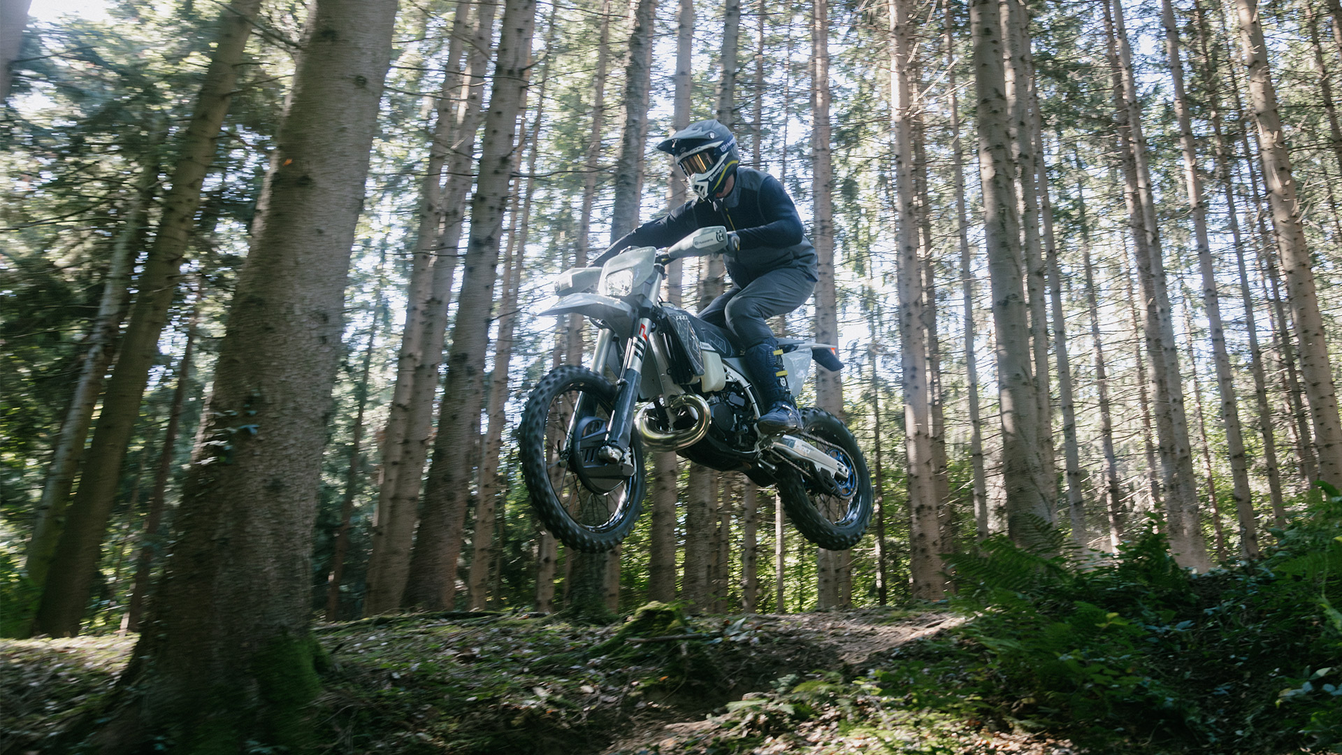 Husqvarna Enduro TE-300 PRO - Jump Action - 20 Suspension