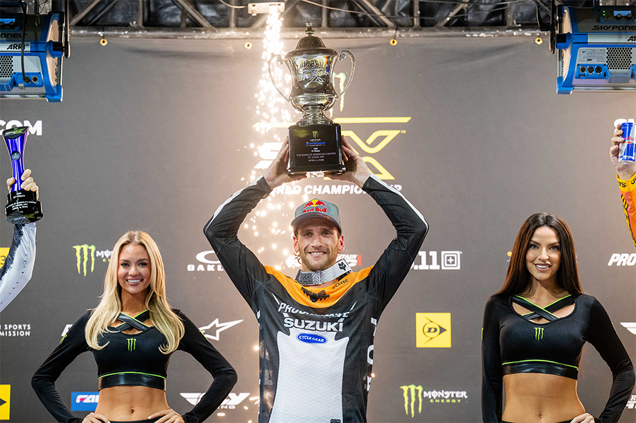Ken Roczen gewinnt die 450er SX Klasse - Podium © presse.suzuki.de